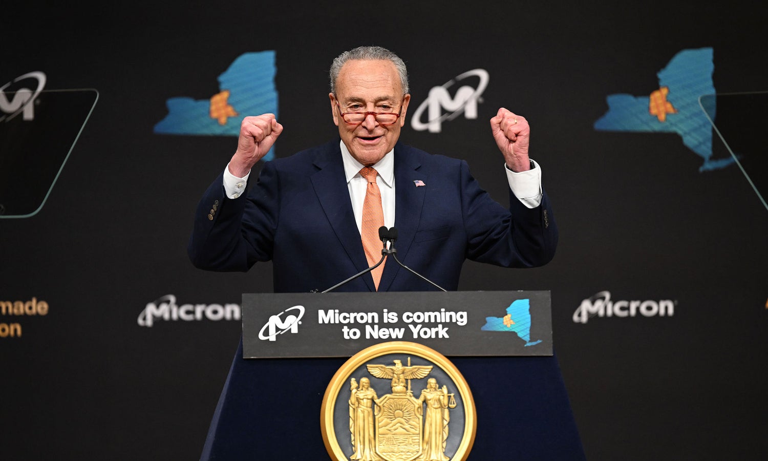 Photo 16 from the New York signing event